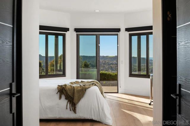 3240 Piragua St, Carlsbad, CA 92009