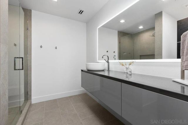 3240 Piragua St, Carlsbad, CA 92009