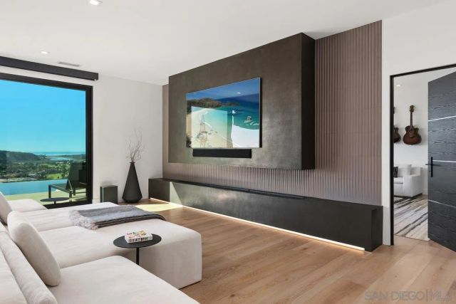 3240 Piragua St, Carlsbad, CA 92009