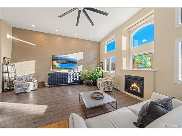 2227 Breckenridge Dr, Berthoud, CO 80513