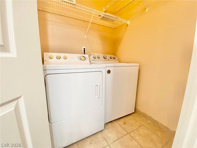 5525 West Flamingo Road 2009, Las Vegas, NV 89103