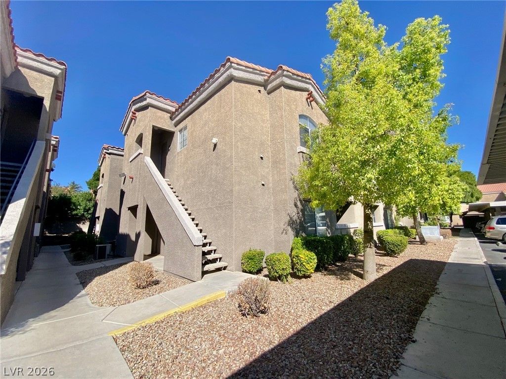 5525 West Flamingo Road 2009, Las Vegas, NV 89103