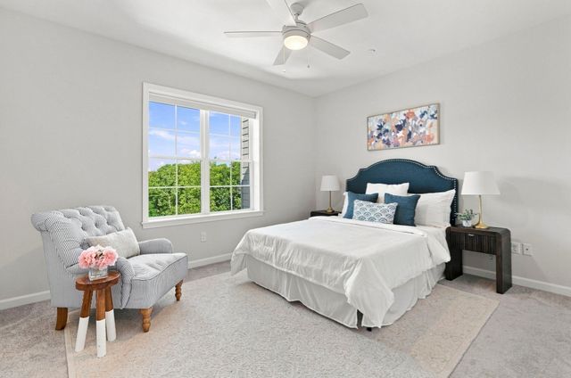 60 Coppersmith Way 401, Canton, MA 02021