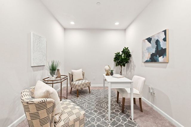 60 Coppersmith Way 401, Canton, MA 02021
