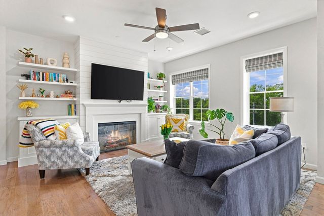 60 Coppersmith Way 401, Canton, MA 02021