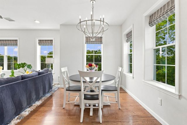 60 Coppersmith Way 401, Canton, MA 02021