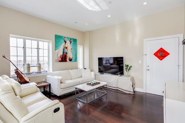 20 Chapel BPH7, Brookline, MA 02446