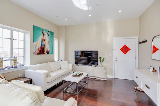 20 Chapel BPH7, Brookline, MA 02446