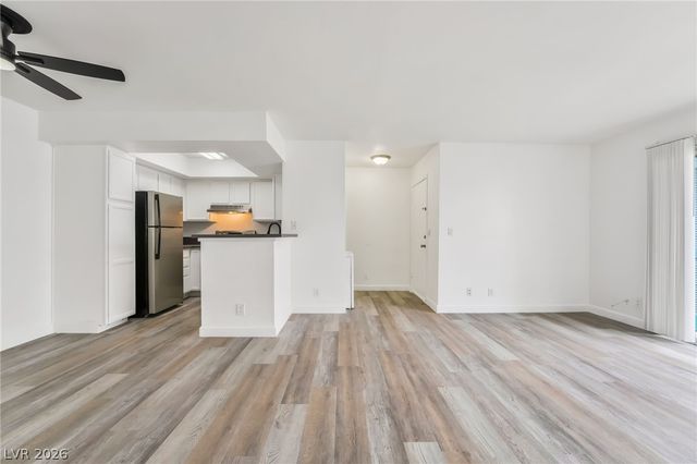 1455 East Katie Avenue C16, Las Vegas, NV 89119