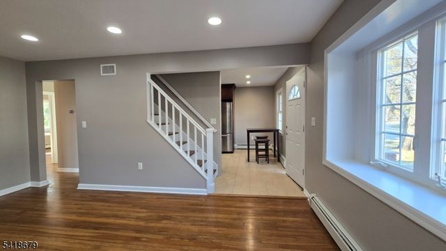 2 Saddle River Rd, Fair Lawn Boro, NJ 07410