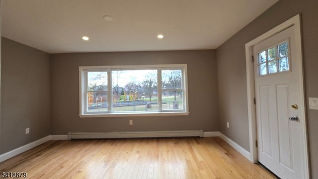 2 Saddle River Rd, Fair Lawn Boro, NJ 07410