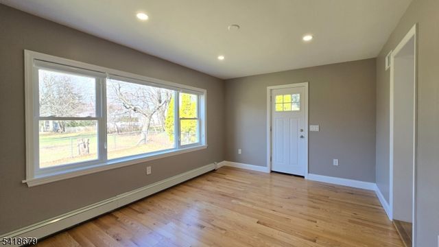 2 Saddle River Rd, Fair Lawn Boro, NJ 07410