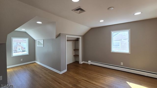 2 Saddle River Rd, Fair Lawn Boro, NJ 07410