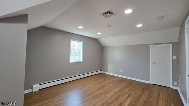 2 Saddle River Rd, Fair Lawn Boro, NJ 07410