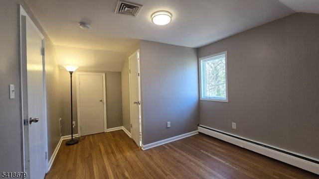 2 Saddle River Rd, Fair Lawn Boro, NJ 07410