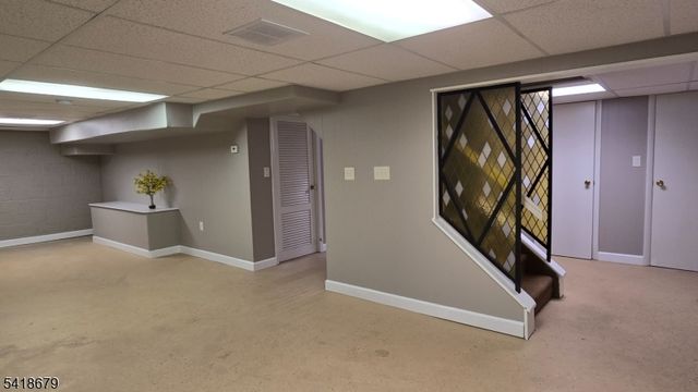 2 Saddle River Rd, Fair Lawn Boro, NJ 07410