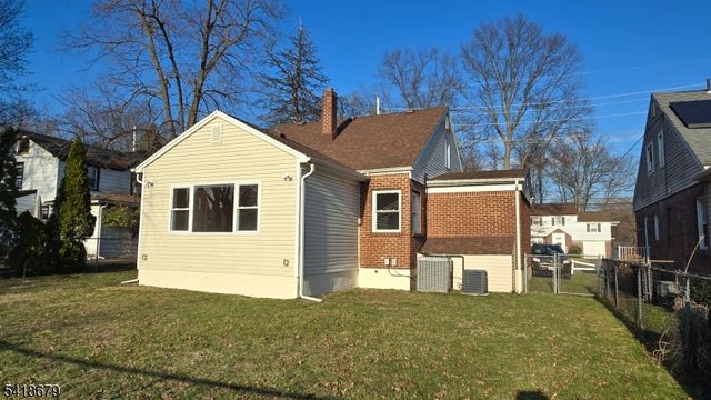 2 Saddle River Rd, Fair Lawn Boro, NJ 07410