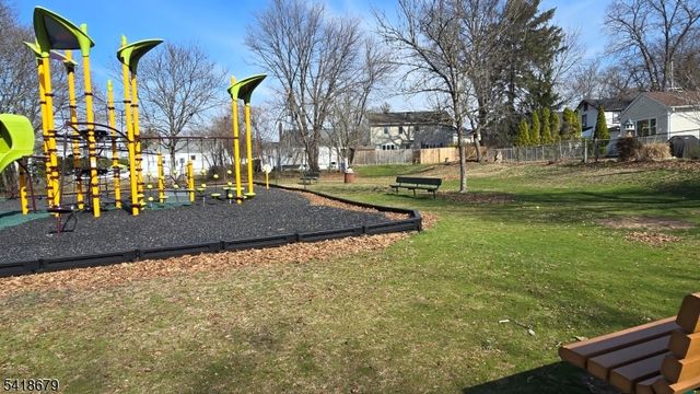 2 Saddle River Rd, Fair Lawn Boro, NJ 07410