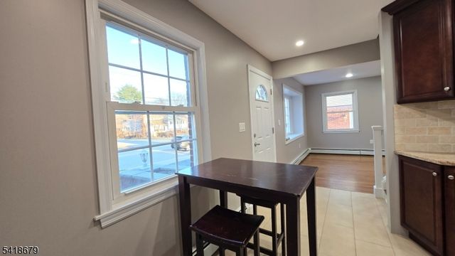 2 Saddle River Rd, Fair Lawn Boro, NJ 07410