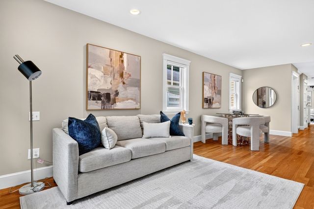 95 Woburn St, Lexington, MA 02420