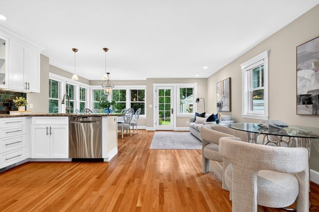 95 Woburn St, Lexington, MA 02420