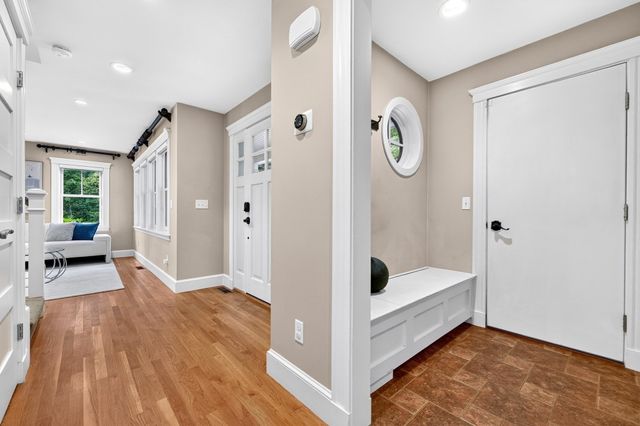 95 Woburn St, Lexington, MA 02420