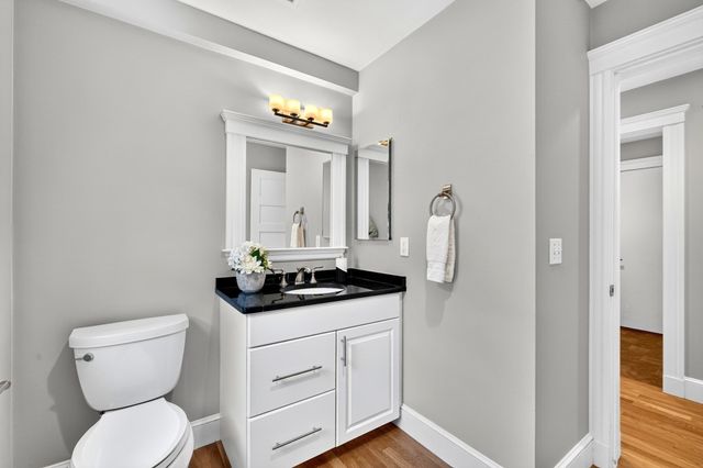 95 Woburn St, Lexington, MA 02420