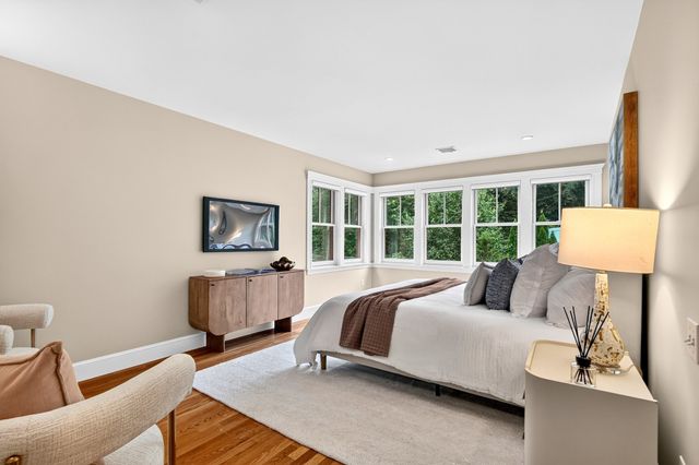 95 Woburn St, Lexington, MA 02420