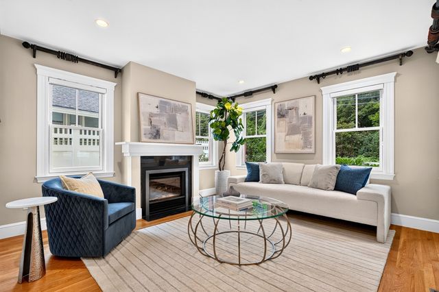 95 Woburn St, Lexington, MA 02420