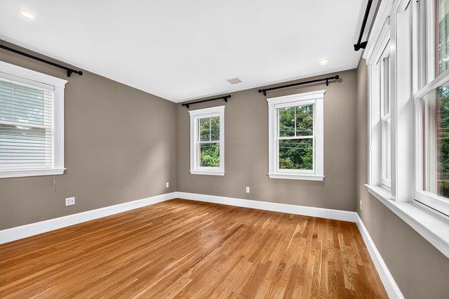 95 Woburn St, Lexington, MA 02420