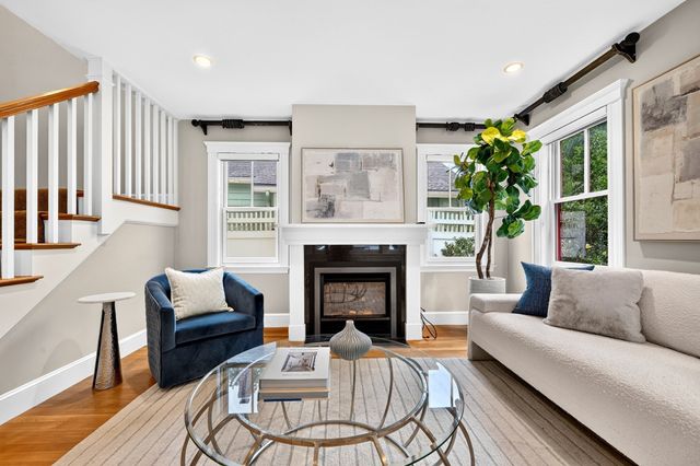 95 Woburn St, Lexington, MA 02420