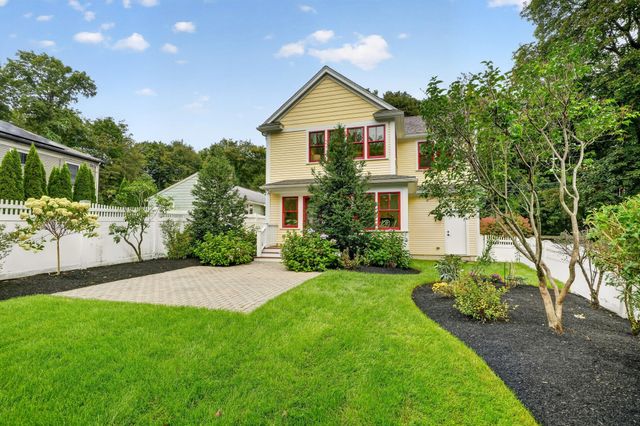 95 Woburn St, Lexington, MA 02420