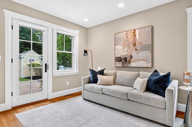 95 Woburn St, Lexington, MA 02420