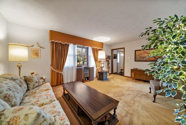 4706 COLONIAL Avenue, Erie, PA 16506