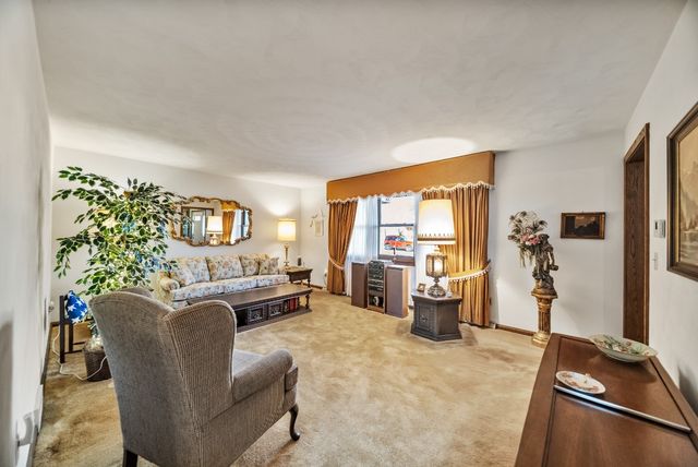 4706 COLONIAL Avenue, Erie, PA 16506