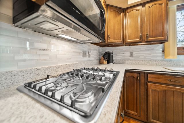 4706 COLONIAL Avenue, Erie, PA 16506