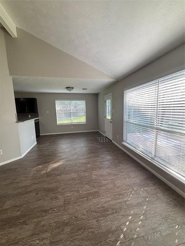1702 Oak Ridge Drive, Kemah, TX 77565