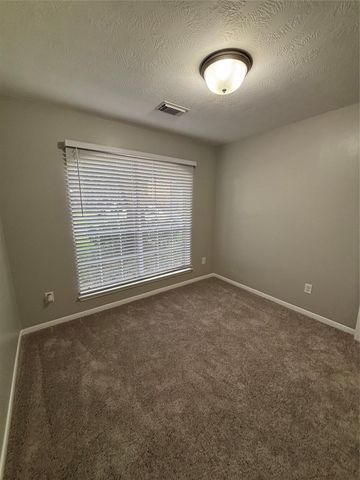1702 Oak Ridge Drive, Kemah, TX 77565