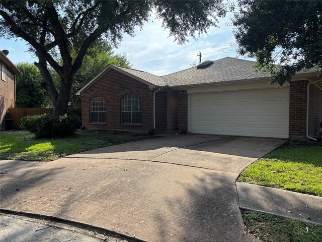 1702 Oak Ridge Drive, Kemah, TX 77565