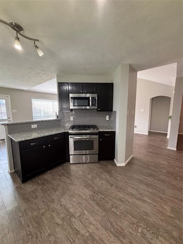 1702 Oak Ridge Drive, Kemah, TX 77565