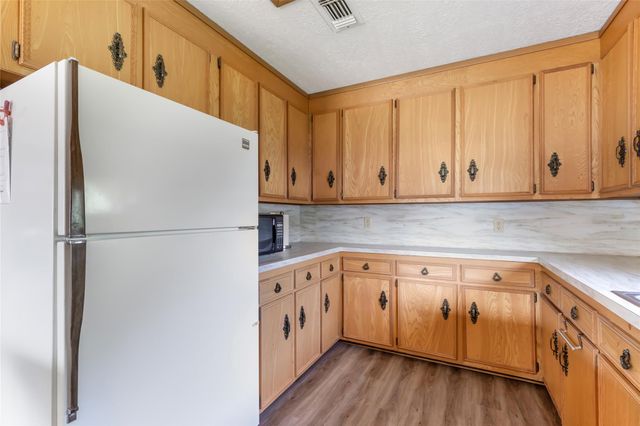 600 Sam Houston Loop, Point Blank, TX 77364