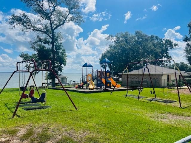 600 Sam Houston Loop, Point Blank, TX 77364