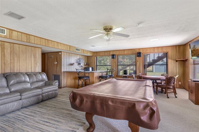 600 Sam Houston Loop, Point Blank, TX 77364