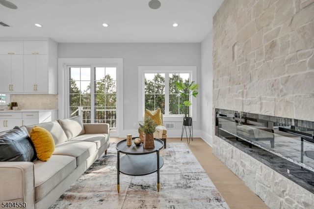 7 Canterbury Ln, Millburn Twp., NJ 07078