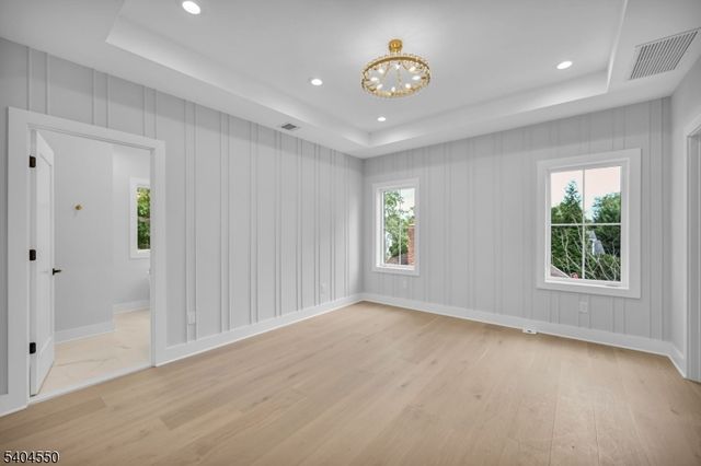 7 Canterbury Ln, Millburn Twp., NJ 07078