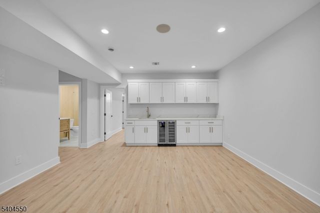 7 Canterbury Ln, Millburn Twp., NJ 07078