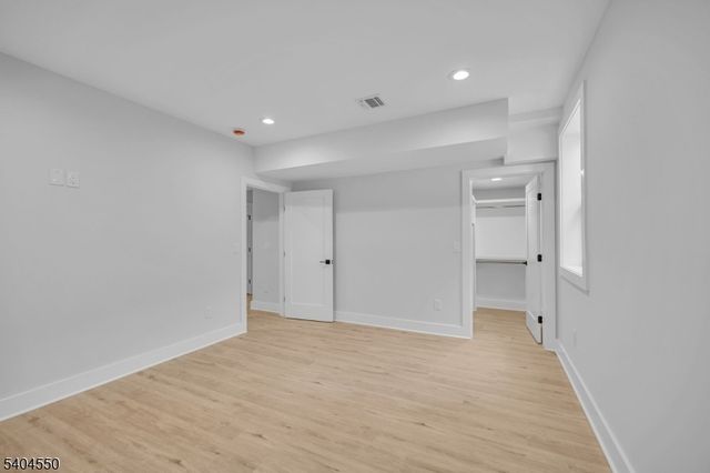 7 Canterbury Ln, Millburn Twp., NJ 07078