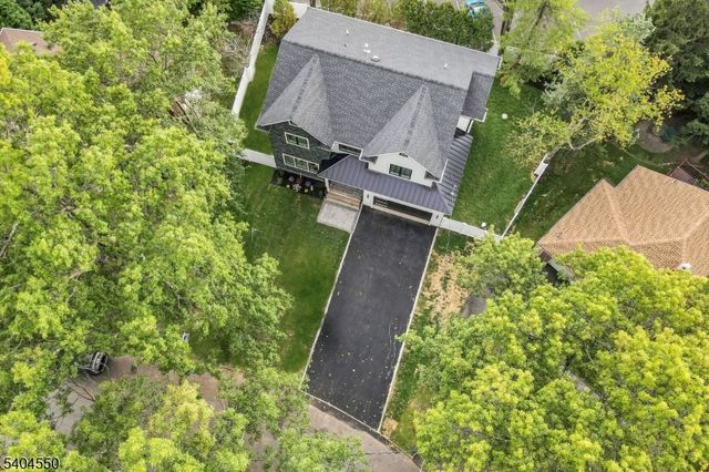 7 Canterbury Ln, Millburn Twp., NJ 07078