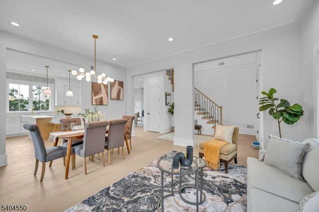 7 Canterbury Ln, Millburn Twp., NJ 07078