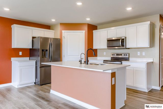 12613 S 204th Avenue, Gretna, NE 68028